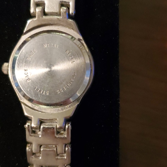 Watch - Picture 4 of 4